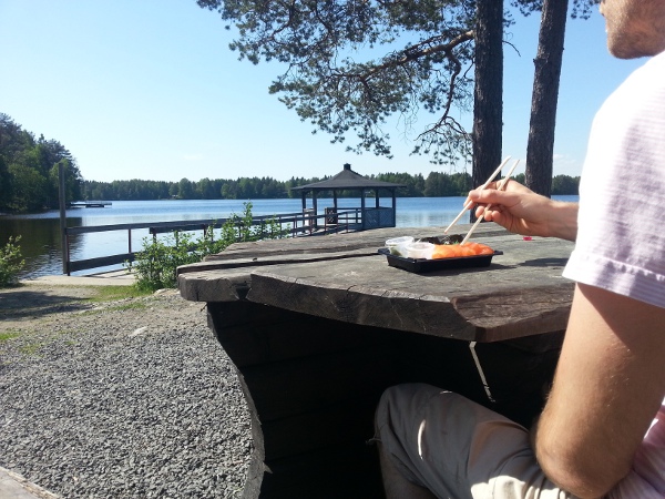 Sushi betyder inte 'rå fisk'. Vad betyder det egentligen?